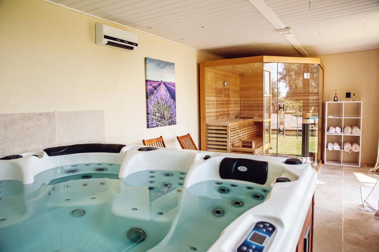 Les Champs De Provence Bed & Breakfast La Baume-de-Transit ภายนอก รูปภาพ